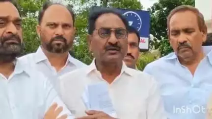 గుంటూరు: రాష్ట్రంలో వైసిపి నేతలపై అధికార పార్టీ నేతలు దాడులు చేస్తున్నారు: వైసీపీ నేత, ప్రముఖ న్యాయవాది పొన్నవోలు ప్రభాకర్ రెడ్డి