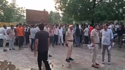 चूरू: सफेद घण्टाघर के पास मोहर्रम के जुलूस में 17 वर्षीय नाबालिग की पीटकर हत्या, पुलिस ने शव मोर्चरी में रखवाया