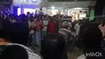 হরিশ্চন্দ্রপুর ১: হরিশ্চন্দ্রপুর এলাকায় লাঠি খেলাতে মেতে উঠল এলাকাবাসী, জল তুলে দিয়ে সম্প্রীতির বার্তা তৃণমূল নেতৃত্বের