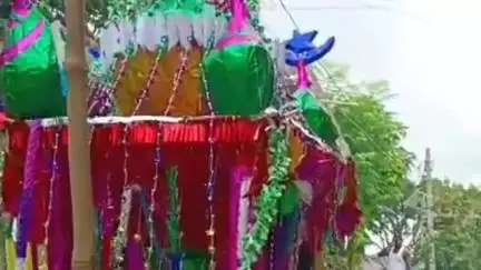 साहेबपुर कमाल: प्रखंड क्षेत्र के विभिन्न क्षेत्रों में ताजिया और जुलूस शांतिपूर्ण माहौल में निकाले गए