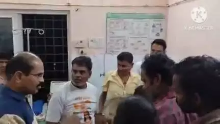 ప్రభుత్వ సర్వజన ఆస్పత్రిని రాత్రి వేళల్లో కూడా తనిఖీ చేసిన ఆసుపత్రి సూపరింటెండెంట్ డాక్టర్ ఆత్మారాం