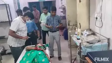 मुरैना: करुआ गांव के पास हाईवे पर ट्रक ने बाइक को मारी टक्कर, पति-पत्नी घायल, अस्पताल में भर्ती