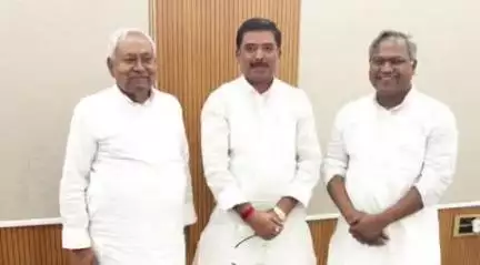 पूर्णिया पूर्व: पूर्णिया के पूर्व सांसद संतोष कुशवाहा ने मुख्यमंत्री से मिलकर एयरपोर्ट और फोर लेन की प्रगति के लिए जताया आभार
