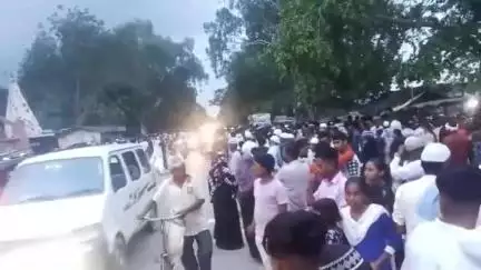 चंदौसी: बनिया खेड़ा गांव में पुलिस सुरक्षा में निकाला गया मोहर्रम का जुलूस, भारी तादाद में सुरक्षा मौजूद