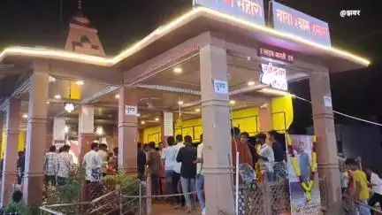 खंडवा नगर: एकादशी पर खाटू श्याम मंदिर में उमड़ी भक्तों की भीड़, कतार में लगकर किए दर्शन