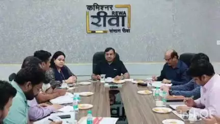 रामपुर बघेलान: जल जीवन मिशन की समीक्षा बैठक संपन्न, कार्यों में तेजी लाने के निर्देश