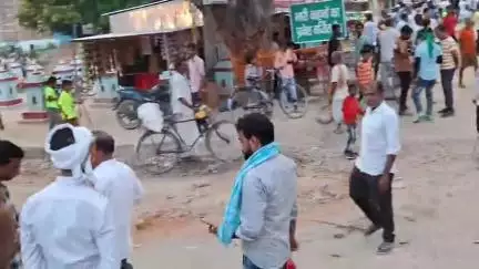 लहलादपुर इमामे हुसैन की याद में लहलादपुर प्रखंड के विभिन्न गांवों में निकाला गया ताजिया का जूलूस