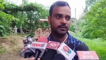 ଜଗତସିଂହପୁର: ଏରସମା ଥାନା ଅଧିନ କୋଚିଳାବେଦୀ ଗ୍ରାମରେ କିଛି ପରିବାର କୁ ଗ୍ରାମବାସୀ ରାସ୍ତା ବନ୍ଦ କରିବା ଘଟଣା କୁ ନେଇ ଉକ୍ତ ସ୍ଥାନରେ ମତ ରଖିଲେ ସ୍ଥାନୀୟ
