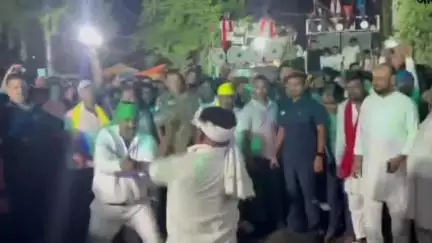 गोड्डा: गोड्डा विधायक संजय यादव ने लाठी खेल से जगाई परंपरा, गूंजा— "हिंदू-मुस्लिम भाई-भाई