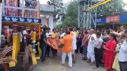 सिमडेगा: भक्तिमय माहौल में निकली घूरती रथयात्रा, टुकूपानी में हुआ भव्य स्वागत और भंडारा