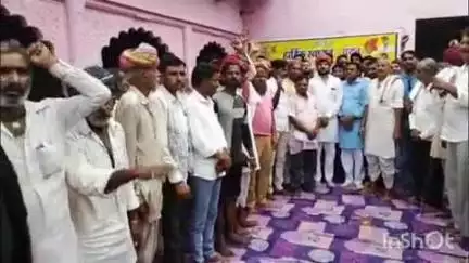 कराहल: गौरस में गुर्जर समाज की जिला स्तरीय बैठक सम्पन्न, मांगें पूरी न होने पर आंदोलन की चेतावनी