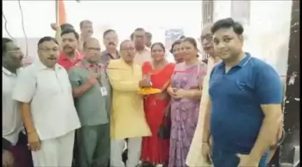 खुर्जा: ऑनेस्ट क्लब खुर्जा द्वारा सुभाष रोड पर नि:शुल्क चिकित्सा शिविर का आयोजन