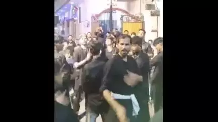 नवाबगंज: मोहर्रम की 9वीं रात को बाराबंकी में जुलूस, अजाखाने से शुरू हुआ, मौलाना ने इमाम हुसैन के मसाएब का किया बयान