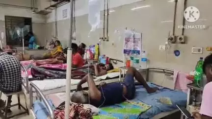 ঝাড়গ্রাম: ঝাড়গ্রাম সুপার স্পেশালিটি হাসপাতালে রোগীদের নিম্নমানের খাবার দেওয়ার অভিযোগ করলেন মন্ত্রী বীরবাহা হাঁসদা
#jansamasya