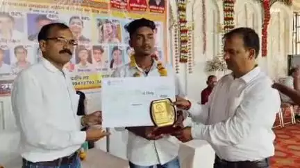 करेरा: ताज विलास गार्डन में छात्र प्रतिभा सम्मान समारोह आयोजित, जिला पंचायत उपाध्यक्ष अमित पडेरिया मुख्य अतिथि रहे