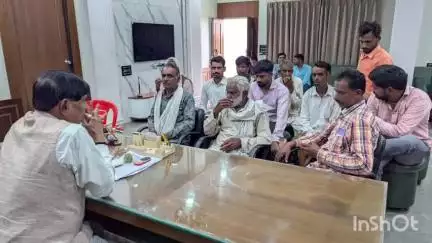 पठारी: क्षेत्र के एक दर्जन से अधिक नागरिकों ने विभिन्न समस्याओं के समाधान के लिए विधायक को दिए आवेदन