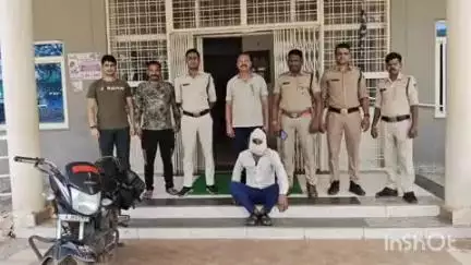 बमोरी: फतेहगढ़ पुलिस ने वाहन चेकिंग में राजस्थान से अफीम तस्करी करते एक अंतर्राज्यीय नशा तस्कर को पकड़ा