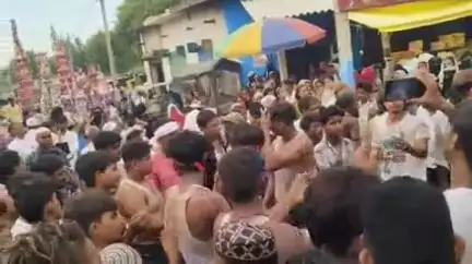 भिनगा: श्रावस्ती जिले में गमगीन माहौल में निकला दसवीं मोहर्रम का जुलूस, देर शाम तक कर्बला पहुंचने का सिलसिला जारी