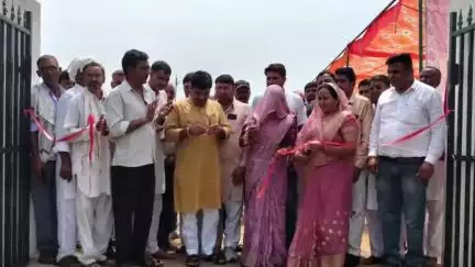 बुहाना: लाडुन्दा में ₹5.95 लाख की लागत से बनी श्मशान भूमि की चारदीवारी का समारोहपूर्वक हुआ उद्घाटन