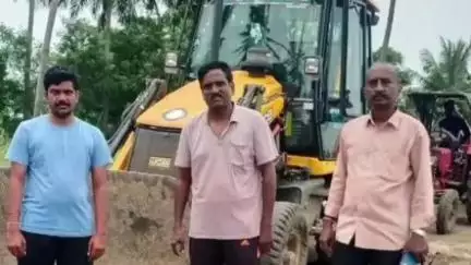 ములపర్రులో మూడు ట్రాక్టర్లు సీజ్