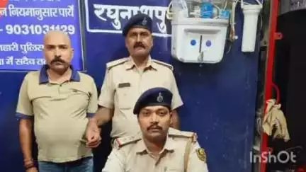 तुरकौलिया: रघुनाथपुर पुलिस ने बाइक पर लदे विदेशी शराब के साथ दो तस्करों को गिरफ्तार कर रविवार को न्यायिक हिरासत में भेजा