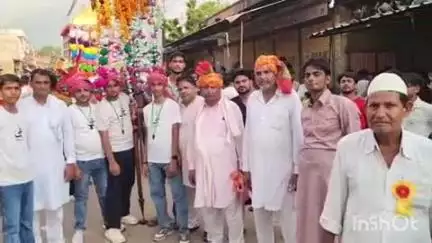 बाड़ी: बाड़ी में मातमी धुन के साथ ताजियों को सुपुर्द-ए-खाक किया गया