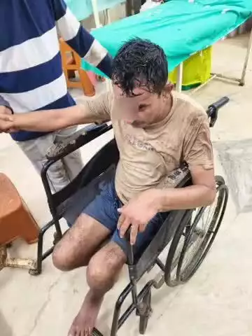 कवर्धा: शहर के लोहारा नाका में शराब के नशे में बेहोश पड़े व्यक्ति को डायल 112 की टीम ने जिला अस्पताल में कराया भर्ती
