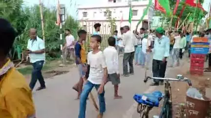 आज खूठहां बाजार पर मोहर्रम को लेकर किया गया जुलूस का प्रदर्शन