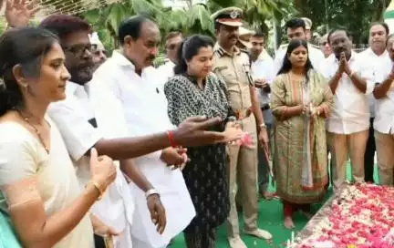 ಕಲಬುರಗಿ: ಡಾ.ಬಾಬು ಜಗಜೀನರಾಮ ಅವರ ಪುಣ್ಯ ದಿನ ಹಿನ್ನೆಲೆ, ನಗರದಲ್ಲಿನ ಅವರ ಪುತ್ಥಳಿ ಜಿಲ್ಲಾಡಳಿತದಿಂದ ಗೌರವ ಸಲ್ಲಿಕೆ