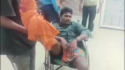 ନବରଙ୍ଗପୁର ପୋଲିସ ଷ୍ଟେସନ: ବେହେରାଗୁଡା ଛକ ନିକଟରେ ଦୁଇ ବାଇକ ମଧ୍ୟରେ ଧକ୍କା ଜଣେ ଗୁରୁତର ଜିଲ୍ଲା ମୁଖ୍ୟ ଚିକିତ୍ସାଳୟରେ ଭର୍ତ୍ତି