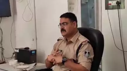 शिवपुरी नगर: कोतवाली थाना पुलिस ने ऑपरेशन मुस्कान के तहत अपहृत नाबालिग बालिका को जयपुर से बरामद कर परिजनों को सौंपा