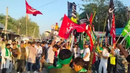 चकिया पिपरा: मोहर्रम पर्व रविवार को चकिया प्रखंड क्षेत्र में शहर से लेकर गांव तक शांतिपूर्ण व सौहार्द के माहौल में संपन्न हुआ