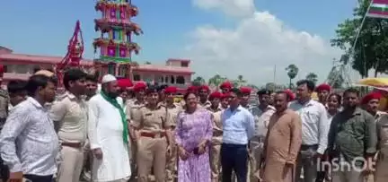 महुआ: महुआ एसडीपीओ ने महुआ अनुमंडल के रसूलपुर फतेह सहित कई जगहों पर मोहर्रम के दौरान कानून व्यवस्था का निरीक्षण किया