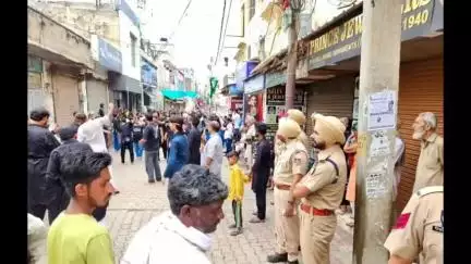 ਮਲੇਰਕੋਟਲਾ: ਮਲੇਰਕੋਟਲਾ ਪੁਲਿਸ ਨੇ  ਸ਼ਹਿਰ ਵਿੱਚ ਚੱਪੇ ਚੱਪੇ ਉੱਤੇ ਕੀਤੀ ਨਾਕਾਬੰਦੀ