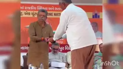ધારાસભ્ય અનિકેતભાઈ ઠાકરની ઉપસ્થિતમાં લાયન્સ હોલ ખાતે વન નેશન વન ઈલેકશન અંતર્ગત પ્રબુદ્ધ નાગરિકોનું સંમેલન યોજાયું