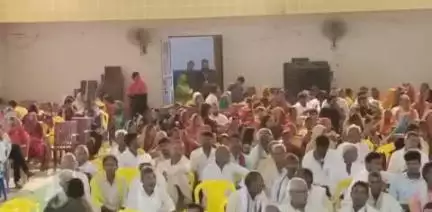 बक्सर नगर भवन में पूर्व आईआरएस अधिकारी श्री विनोद चौबे जी द्वारा आयोजित सनातन महासम्मेलन में शामिल होकर एक अद्भुत अनुभव प्राप्त किया 🙏🙏