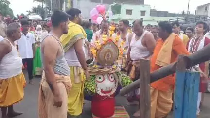 ଦେବଗଡ: ଅନନ୍ୟ ପରମ୍ପରାରେ ଦେବଗଡ ବାହୁଡାଯାତ୍ରା, ରଥାଋଢ ହେଲେ ଚତୁର୍ଦ୍ଧା ବିଗ୍ରହ