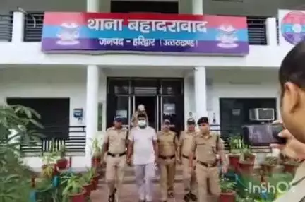 हरिद्वार: कांवड़ मेले में स्मैक तस्करी करने आए तस्कर को पथरी पॉवर हाउस से बहादराबाद पुलिस ने किया गिरफ्तार, डेढ़ किलो स्मैक बरामद