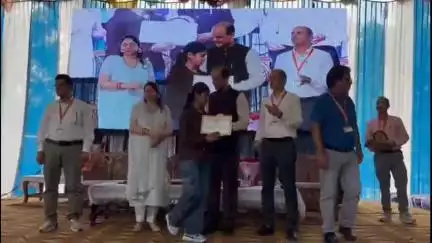 घुमारवीं: संस्कार संस्था घुमारवीं द्वारा रविवार को आयोजित किया गया भव्य छात्र एवं महिला सम्मान समारोह