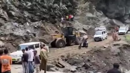 चुराह: लोक निर्माण विभाग ने बघेईगढ़ नाला में सड़क को किया बहाल, वाहन चालकों ने ली राहत की सांस