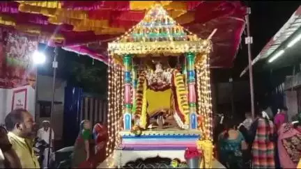 பரமக்குடி: சத்தேழு பெரிய கன்னிமார் அம்மன் ஆலய திருவிழாவின் பகுதியான, திருவீதி உலா பிரம்மாண்டமாக நடைபெற்றது