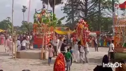 राजापाकर: राजापाकर थाना क्षेत्र के पोखरैरा चौसज में मोहर्रम का पर्व शांतिपूर्ण संपन्न, ताज़िया का हुआ विसर्जन