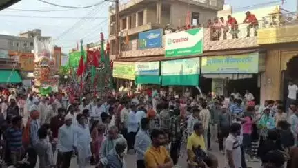 मांगरौल: मांगरोल कस्बे में मोहम्मद साहब के नवासे इमाम हुसेन की याद में दो जगह से ताजिये का जुलूस निकाला गया