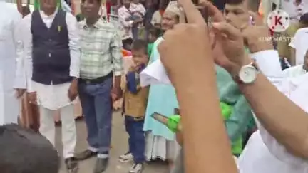 चैनपुर: चैनपुर प्रखंड के विभिन्न क्षेत्रों में शांति और सौहार्द के साथ मोहर्रम का जुलूस निकला