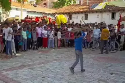 चंदौली: चंदौली जिले में मोहर्रम का जुलूस निकाला गया, पुलिस सुरक्षा में ताजिया कर्बला पहुंचा