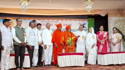 ಬೀದರ್: ನಗರದಲ್ಲಿ ವಚನ ಸಮೂಹ ಸಂಸ್ಥೆಯಿಂದ ಅದ್ಧೂರಿಯಾಗಿ ಜರುಗಿದ ಪತ್ರಿಕಾ ದಿನಾಚರಣೆ ಕಾರ್ಯಕ್ರಮ