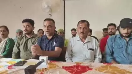 पांवटा साहिब: सूरजपुर में गैंगवार पर एंटी करप्शन क्राइम कंट्रोल फोर्स के चीफ नाथूराम और पीड़ित परिवार ने प्रेस वार्ता की