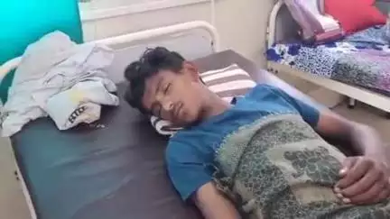 खंडवा: इंदौर रोड पर बाइक से गिरकर युवक गंभीर रूप से घायल