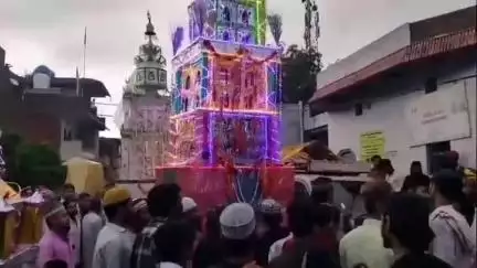 पवई: मुस्लिम पर्व मोहर्रम पर पवई में निकले ताजिया, ढोल-ढमाकों के साथ लाठी भांजी व सांस्कृतिक कार्यक्रम हुए