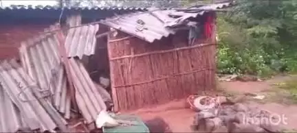 ଫୁଲବାଣୀ ସହର: କନ୍ଧମାଳ ଜିଲ୍ଲାର ବିଭିନ୍ନ ସ୍ଥାନରେ ଜଙ୍ଗଲୀ ହାତୀ ସ୍ଥାନୀୟ ଅଞ୍ଚଳବାସୀଙ୍କ ନିଦ ହଜେଇ ଦେଲାଣି, ରଟିଙ୍ଗିଆ ରେ ଭାଙ୍ଗିଲା ଘର
